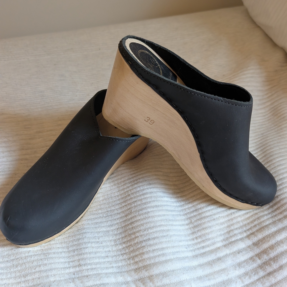 No. 6 Black Leather Wooden Wedge Clogs - Picture 3 of 4
